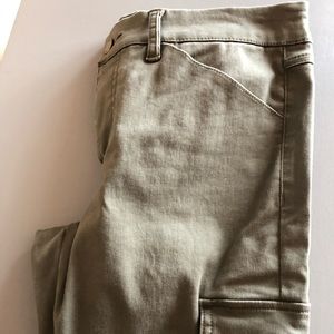 Women’s Fitted Cargo Pants